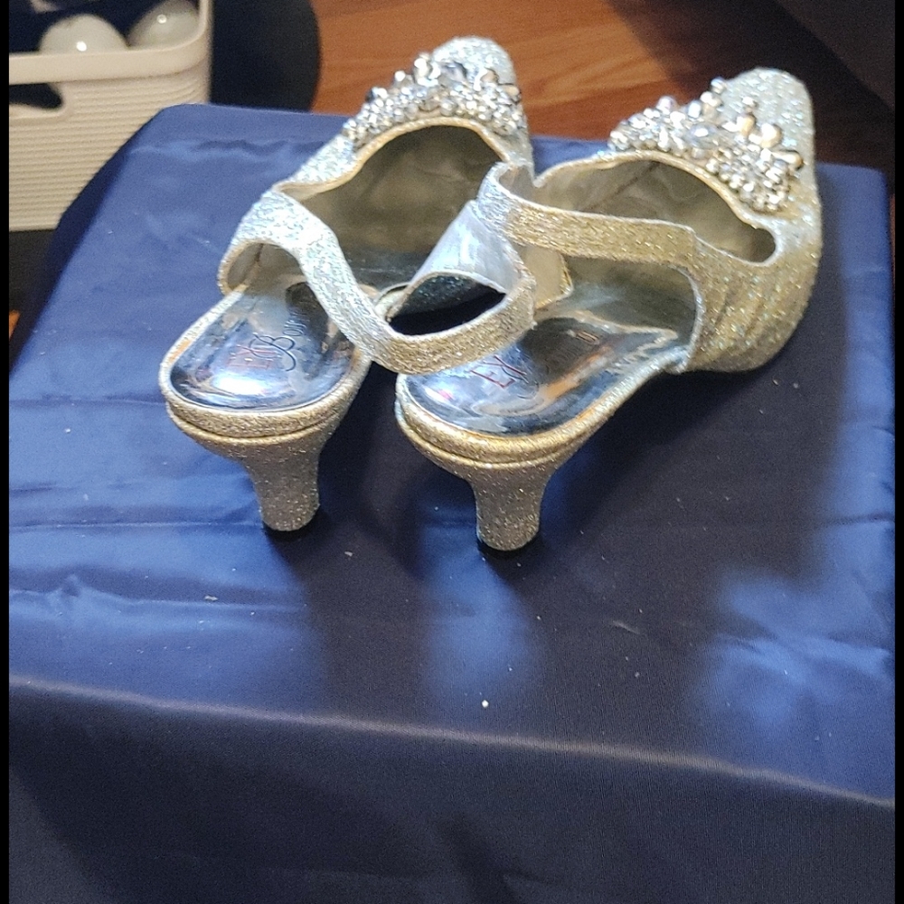 Shoes - Picture 3 of 3